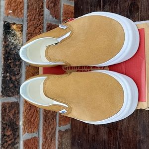 NIB Vans Classic Slip-On ( Suede)